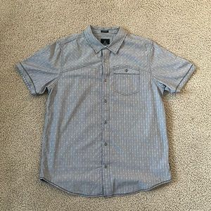 PRANA SHORT-SLEEVE BUTTON DOWN SHIRT
